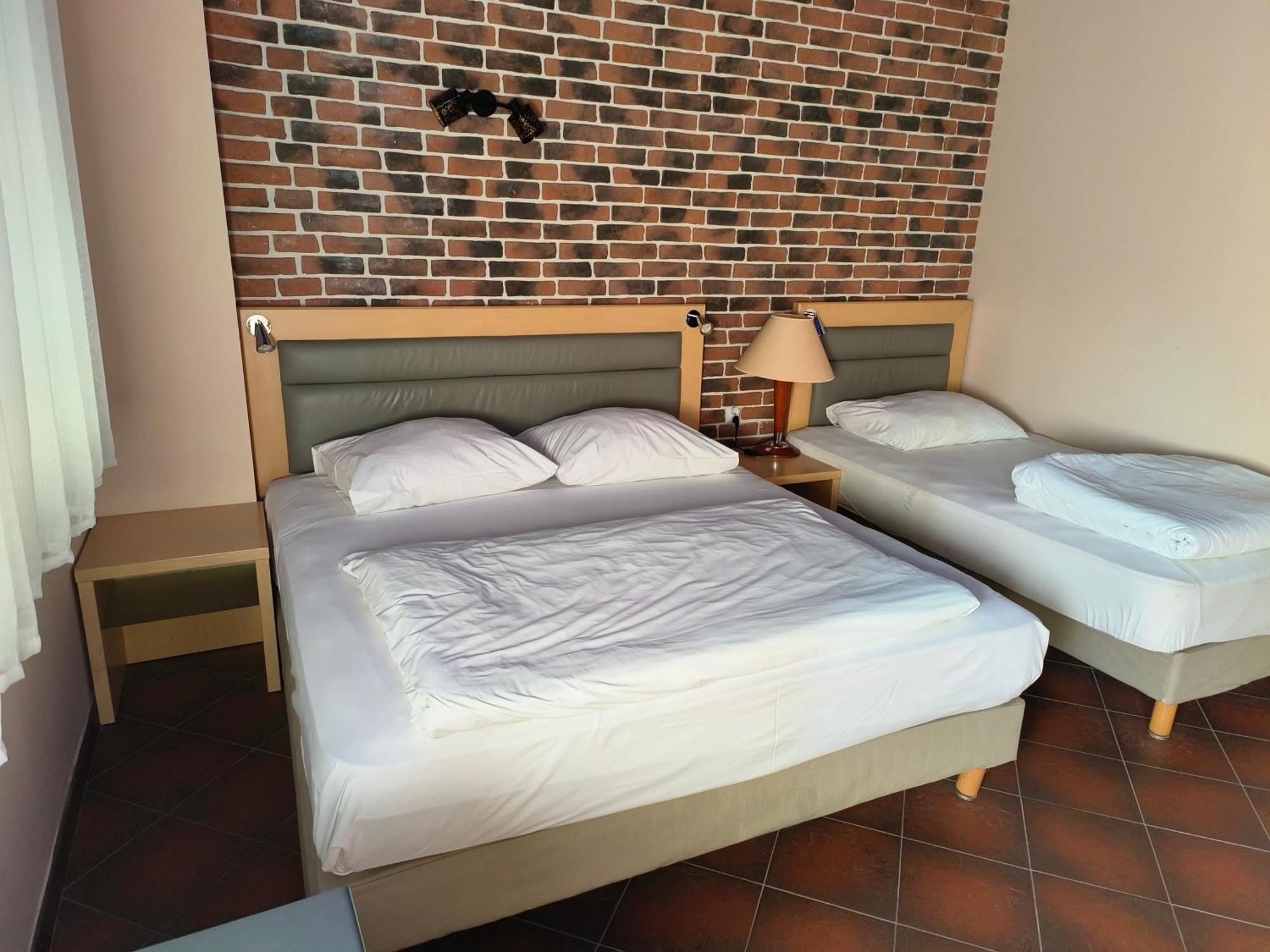 Villa Bella Casa Łomianki Екстериор снимка